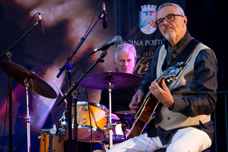 Lori Williams & Band 17.7 (14)